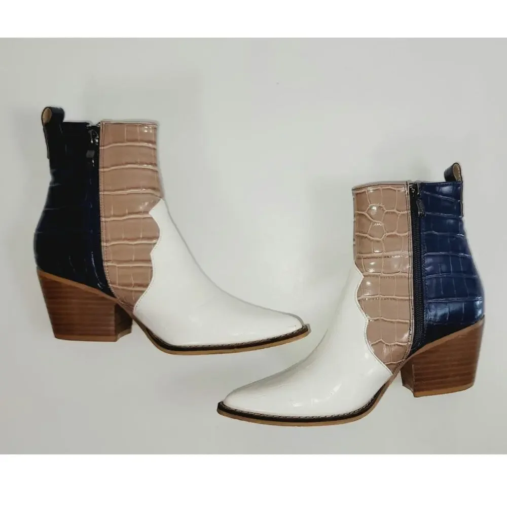 ARIDER GIRL Delite Crocodile Print Ankle Boot in Navy Cream, sz 7